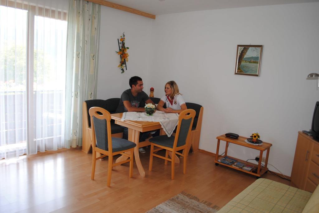 Gaestehaus Lindermuth プレッセッガー・ゼー 部屋 写真